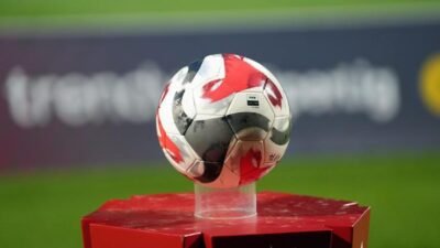 TFF,&nbsp;Süper Lig‘in 25. haftasındaki&nbsp;Beşiktaş&nbsp;–&nbsp;Galatasaray&nbsp;derbisinin 7 Mart 2026 Cumartesi günü oynanacağını