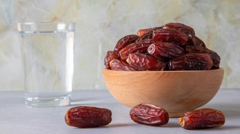 Kaynak:CNN TÜRK Ramazan ayının gelmesiyle iftar sofraları kurulmaya başlandı. Uzman