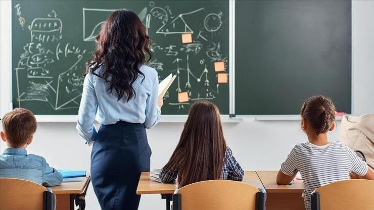 Kaynak: DHA MEB’den yapılan açıklamaya göre; 5 bin sözleşmeli öğretmen