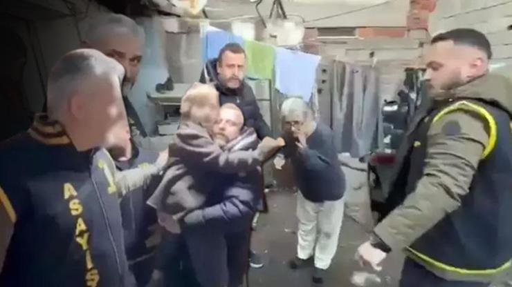 7 yıldır kayıp olan torununu sakladığı ortaya çıktı! Babannenin ifadesinde şoke eden detaylar Kaynak:AA Babaanne H.S, Mustafakemalpaşa Cumhuriyet Başsavcılığında verdiği ifadesinde, oğlu Umut K’nin