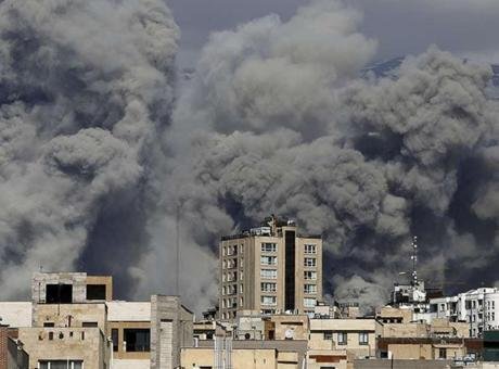 İran Kızılay Kurumu, ABD-İsrail saldırılarında ölenlerin sayısının 555’e yükseldiğini duyurdu.İran