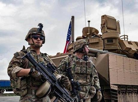 ABD’de yayın yapan Newsmax televizyon kanalının ismini açıklamak istemeyen dört