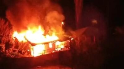 Ali GÖKDAL/ SAİMBEYLİ(Adana), (DHA)- ADANA’nın Saimbeyli ilçesinde tek katlı müstakil