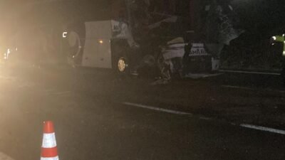 Kadircan GÜLER/ANKARA, (DHA) – ANKARA’da yolcu otobüsünün, TIR’a arkadan çarpması