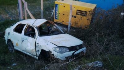 Alper ÇOBANOĞLU/BALIKESİR, (DHA)- BALIKESİR’in Savaştepe ilçesinde otomobilin dere yatağına devrilmesi