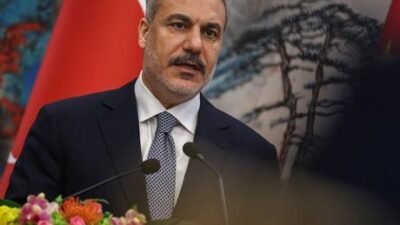 Dışişleri Bakanı Hakan Fidan, Dışişleri Bakanlığı Konsolosluk Çağrı Merkezi’ni ziyaret