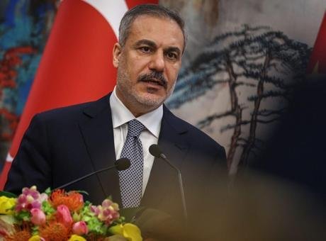 Dışişleri Bakan Hakan Fidan’dan Konsolosluk Çağrı Merkezi’ne ziyaret Dışişleri Bakanı Hakan Fidan, Dışişleri Bakanlığı Konsolosluk Çağrı Merkezi’ni ziyaret