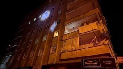 Diyarbakır’da 8 katlı bir bina, içinde yaşayan vatandaşların taşıyıcı kolonlardan