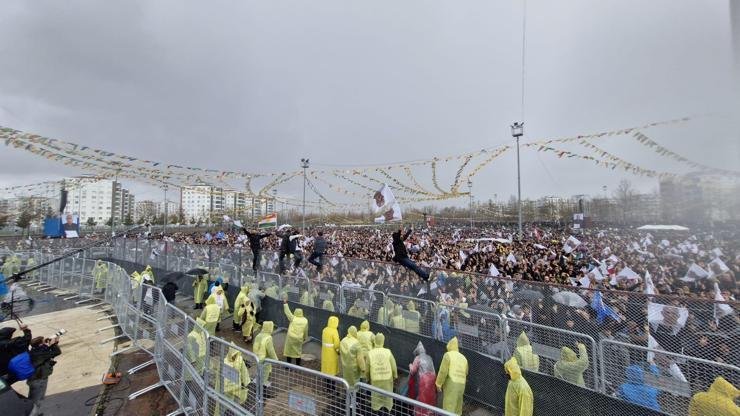 Gıyasettin TETİK- Hüseyin İÇLİ-Seyfettin EKEN- Selim KAYA/DİYARBAKIR, (DHA)- DİYARBAKIR’da DEM