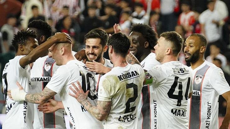 Kaynak:AA Chobani Stadı’ndaki karşılaşma saat 20.00’de başlayacak. Ligdeki 26 maçta