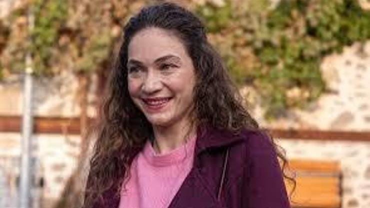 Kaynak:Cnnturk.com Gönül Dağı dizinin oyuncu kadrosuna dahil olan Çağla Özavcı