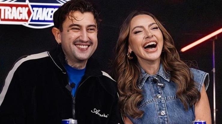 Hadise ve Motive’den sürpriz düet kapışması Formatın konseptine göre sanatçılar kırmızı ve mavi takım olarak ayrılıyor