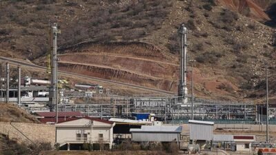 Kaynak:AA Barzani, Irak petrolünün IKBY üzerinden Türkiye’ye ihraç edilmesine ilişkin