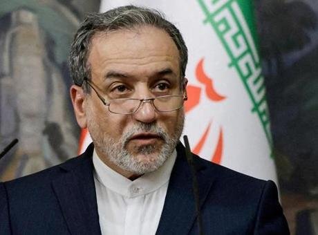 İran Dışişleri Bakanı Erakçi yanıtladı! Trump’ın ‘ABD’yi vuracak füze geliştiriyorlar’ iddiası İran Dışişleri Bakanı Abbas Erakçi, Amerikan NBC News televizyonunda soruları