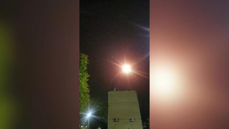 İran füze attı, Arad ve Dimona’yı yıkıma uğrattı Kaynak:CNN TÜRK İsrail’in güneyindeki Arad kasabası, İran’dan fırlatılan 450 kilogramlık