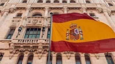 Koalisyon hükümetinin küçük ortağı Sumar ittifakından olan Başbakan Yardımcısı, Çalışma