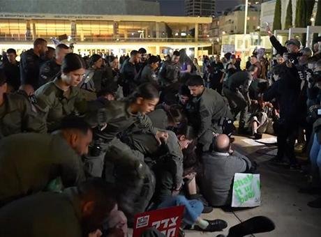 Bazı anket çalışmalarında İsraillilerin büyük çoğunluğunun İran’a saldırıları desteklediği belirtilmesine