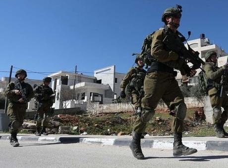 Filistin resmi ajansı WAFA’ya göre gaspçı İsrailliler, kentin güneyindeki okulun