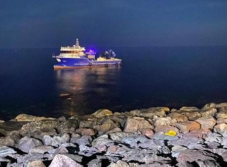 Olay, akşam saatlerinde merkeze bağlı Fener Mahallesi’ndeki balıkçı barınağının girişinde