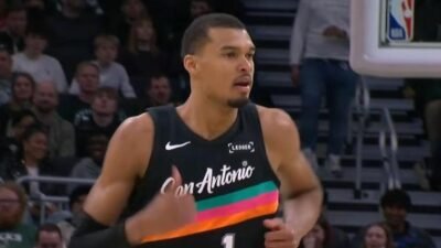 NBA’de San Antonio Spurs durdurulamıyor! Üst üste 8. galibiyet Kaynak:AA Fiserv Forum’da Bucks’a konuk olan Spurs, Stephon Castle‘ın 22