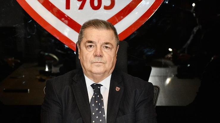 Kaynak:Cnnturk.com Samsunspor Başkan Vekili Veysel Bilen, bir basın toplantısında dile