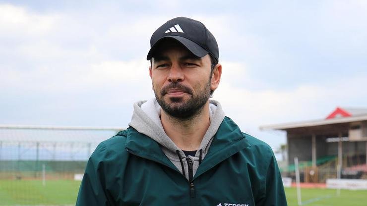 Selçuk İnan: Hayallerim var, hedeflerim var Kaynak:Cnnturk.com Kocaelispor Teknik Direktörü Selçuk İnan, Körfez Brunga Tesisleri’ndeki antrenmandan