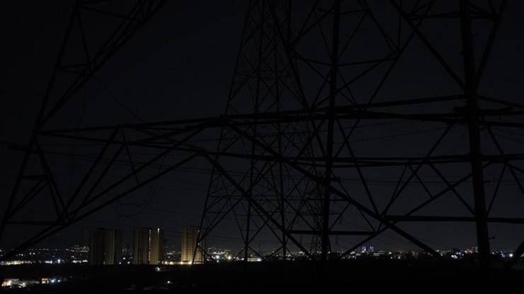 İran Enerji Bakanlığı tarafından yapılan açıklamada, “Elektrik tesislerine yönelik saldırılar