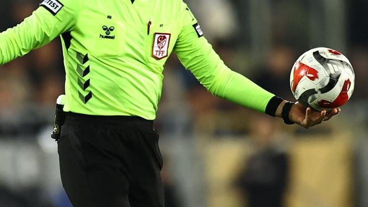 Süper Lig’de haftanın hakemleri belli oldu Kaynak:Cnnturk.com Türkiye Futbol Federasyonu Merkez Hakem Kurulu (MHK), Süper Lig’de