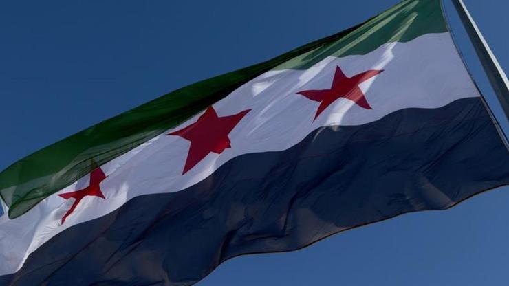 Suriye’nin Aynularap ve Haseke bölgelerinde “bayrak” krizi Kaynak:AA Suriye’nin kuzeyindeki bazı bölgelerde dün akşam yapılan Nevruz kutlamalarında