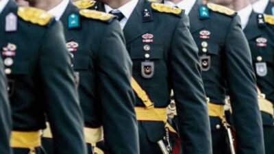 Yeniçağın gaberine göre; 10 Kasım 2023’te, Atatürk’ün ölüm yıldönümünde yakasına