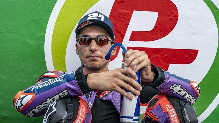 Toprak Razgatlıoğlu, MotoGP’deki ilk yarışına çıktı Kaynak:AA Şampiyonada sezonun ilk mücadelesi, Tayland’ın Buriram bölgesindeki 4 bin