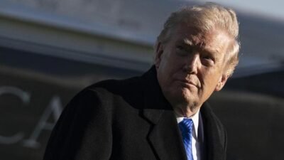 Kaynak:AA Trump, bir yatırım zirvesine katılmak üzere gittiği Miami’de, havalimanında