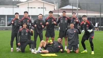 Ümit Milli Futbol Takımı’nın aday kadrosunda değişikliğe gidildi Kaynak:AA Türkiye Futbol Federasyonunun açıklamasına göre, aday kadrodan Eyüp Aydın