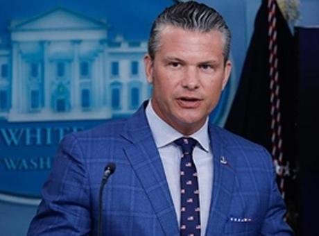 ABD Savunma Bakanı Pete Hegseth, askeri personelin şahsi silahlarını üslerde