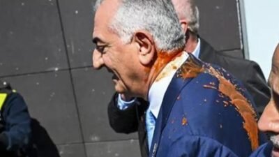 İran’ın devrik Şahı Muhammed RızaPehlevi’nin oğlu RızaPehlevi, başkent Berlin’de Federal