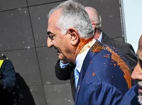 İran’ın devrik Şahı Muhammed RızaPehlevi’nin oğlu RızaPehlevi, başkent Berlin’de Federal