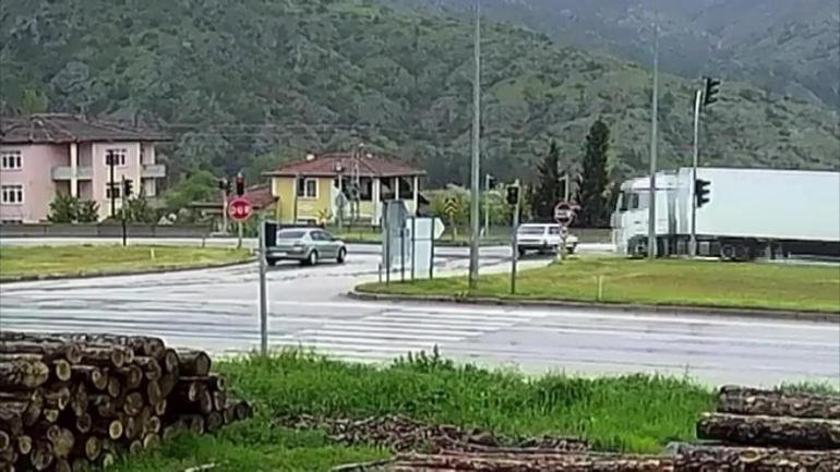Kaynak:İHA Edinilen bilgiye göre, Amasya’da Fatih Camii’nde katıldıkları cenazenin ardından