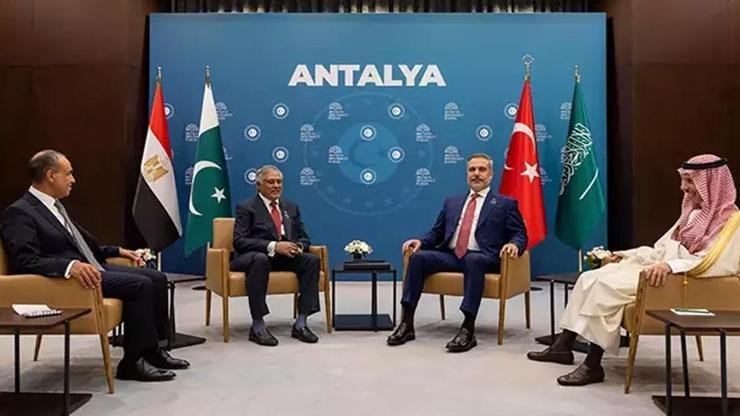 Kaynak:AA Dışişleri Bakanı Hakan Fidan, Antalya’da Türkiye-Mısır-Pakistan-Suudi Arabistan Dışişleri Bakanları