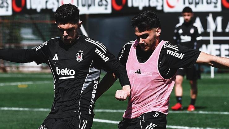 Beşiktaş, Antalyaspor maçı hazırlıklarına başladı Siyah-beyazlı kulüpten yapılan açıklamada, BJK Nevzat Demir Tesisleri’nde teknik direktör