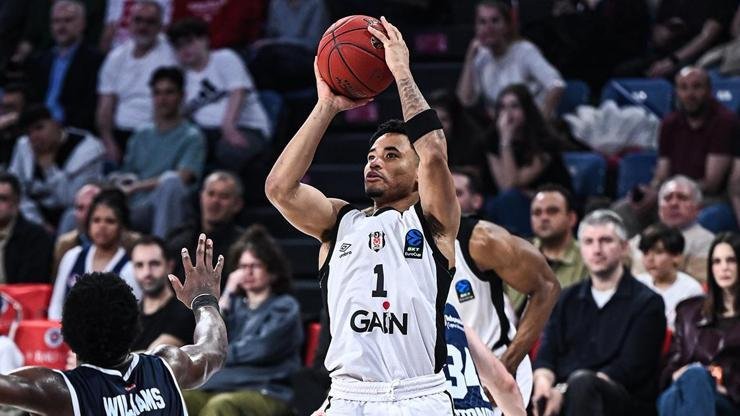 Kaynak:Cnnturk.com EuroCup yarı final serisi ikinci maçında Bahçeşehir Koleji ile