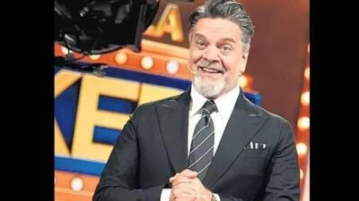 Kaynak:Cnnturk.com Ünlü sunucu Beyazıt Öztürk’ün sunuculuğunu üstlendiği Beyaz’la Joker yarışma