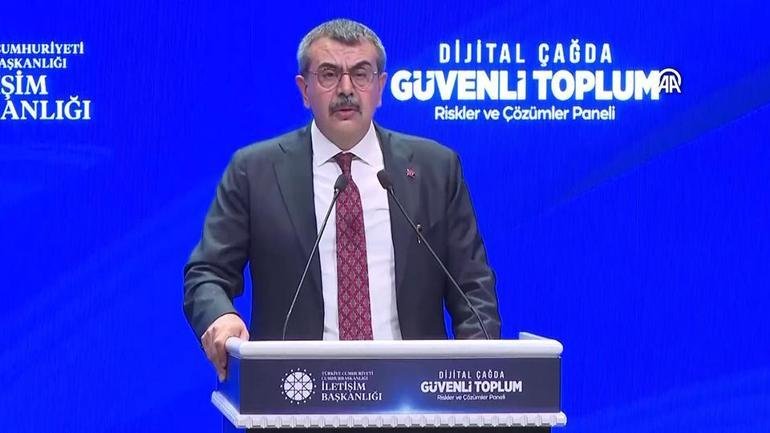 Kaynak:CNN TÜRK “Okul saldırılarını artık geniş bir zeminde tartışmak mecburiyetindeyiz.