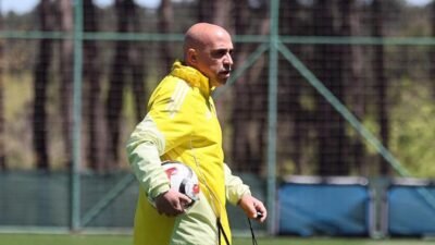 Kaynak:AA Sarı-lacivertli kulübün açıklamasına göre Fenerbahçe Can Bartu Tesisleri’ndeki antrenman,