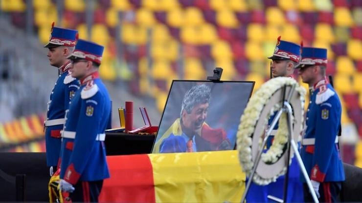 Hayatını kaybeden Mircea Lucescu için hüzünlü tören Kaynak:AA – AP Tedavi gördüğü hastanede 80 yaşında hayatını kaybeden