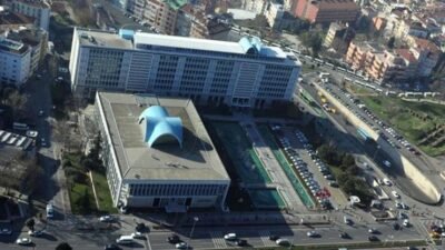 İBB’ye yönelik ‘Yolsuzluk’ davasında duruşma yarına ertelendi Kaynak: DHA İstanbul Büyükşehir Belediye Başkanlığı görevinden uzaklaştırılarak tutuklanan Ekrem