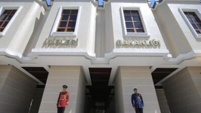 Kaynak:İHA İçişleri Bakanlığı tarafından, Şanlıurfa ve Kahramanmaraş’ta yaşanan silahlı saldırı