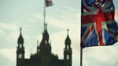 Kaynak:CNN TÜRK Tüm dünya sanal medya karşısında çok daha ciddi