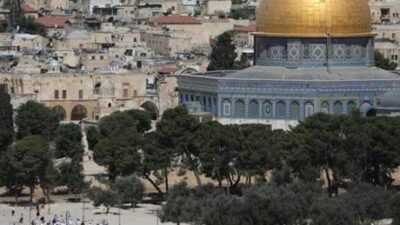 Filistin resmi ajansı WAFA’nın haberine göre, İsrail polisi, Aksa’da Filistinlilere