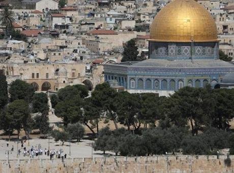 Filistin resmi ajansı WAFA’nın haberine göre, İsrail polisi, Aksa’da Filistinlilere