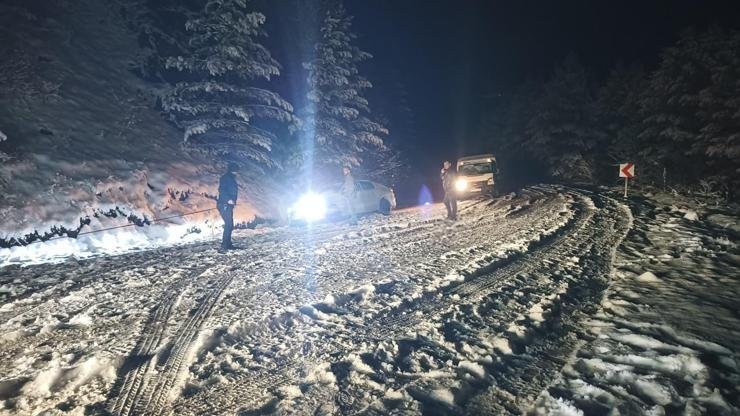 Kastamonu’da nisan karı Bünyamin KARACAN/ KASTAMONU, (DHA)- KASTAMONU’da hava sıcaklığının düşmesiyle birlikte kar